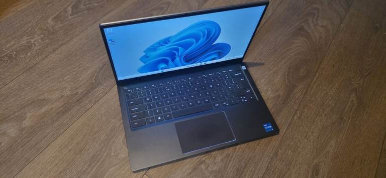 Dell Vostro 14 5410 laptop Intel i5-11300H QuadCore 11th gen processor Full HD IPS screen