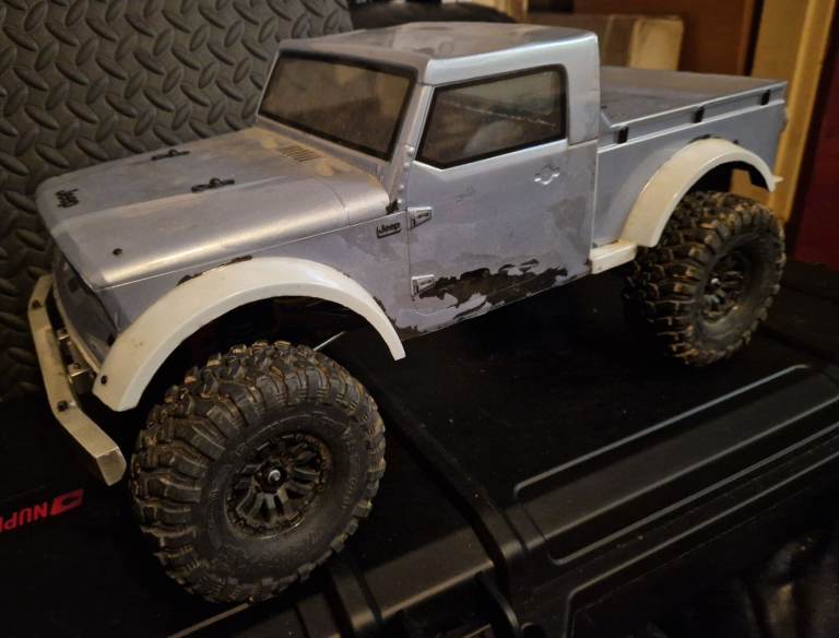 axial scx10 ii / injora chassis rc car