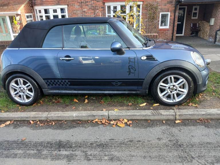 Mini, CONVERTIBLE, Convertible, 2011, Manual, 1598 (cc), 2 doors