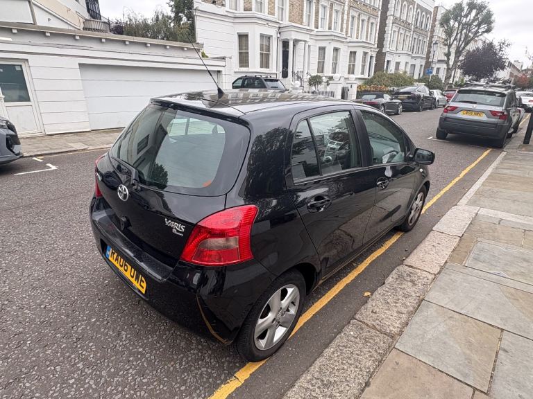 toyota YARIS,2006 1.3 automatic 5 doors,drives great, great condition , 90k miles,1 year mot,2 keys 