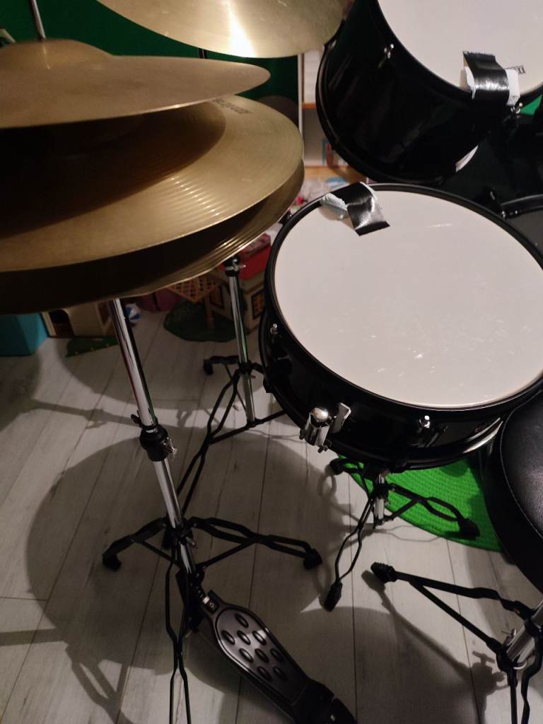 Mirage junior/beginner's drum kit 