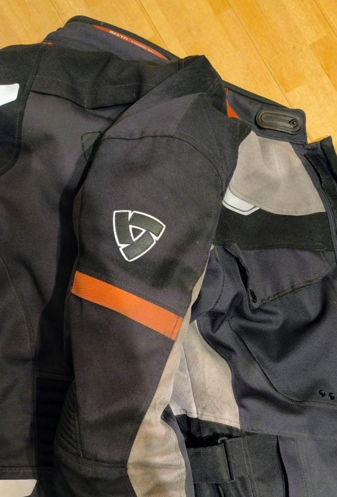 Good quality Revit motorcycle jacket. Size medium