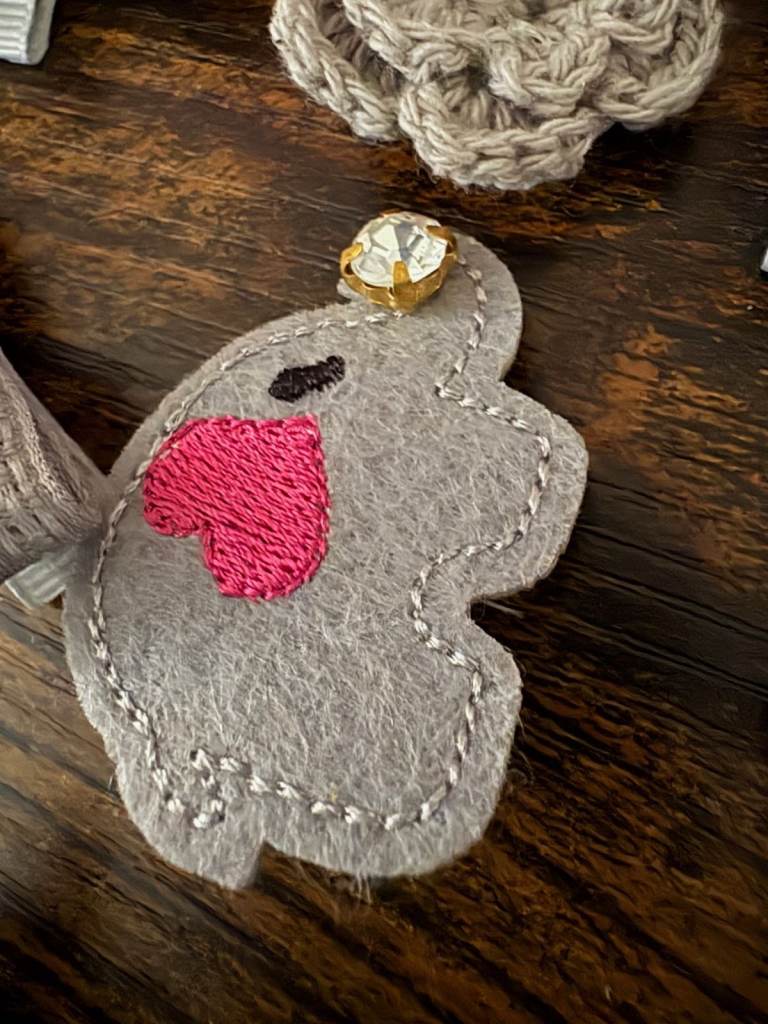 Set of Grey and Pink Hair Clips 🎀