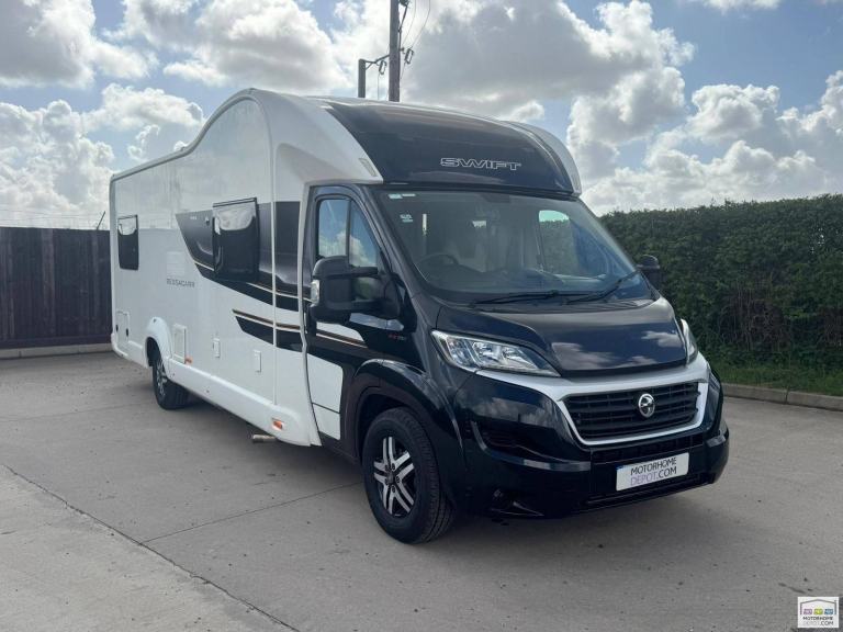 Swift Bessacarr 596 6 berth 6 belts U Shape Lounge