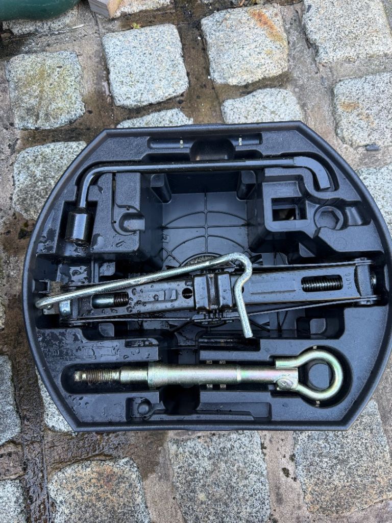 TOOL KIT FOR PEUGEOT ETC.
