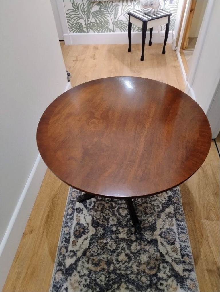 Occasional table 