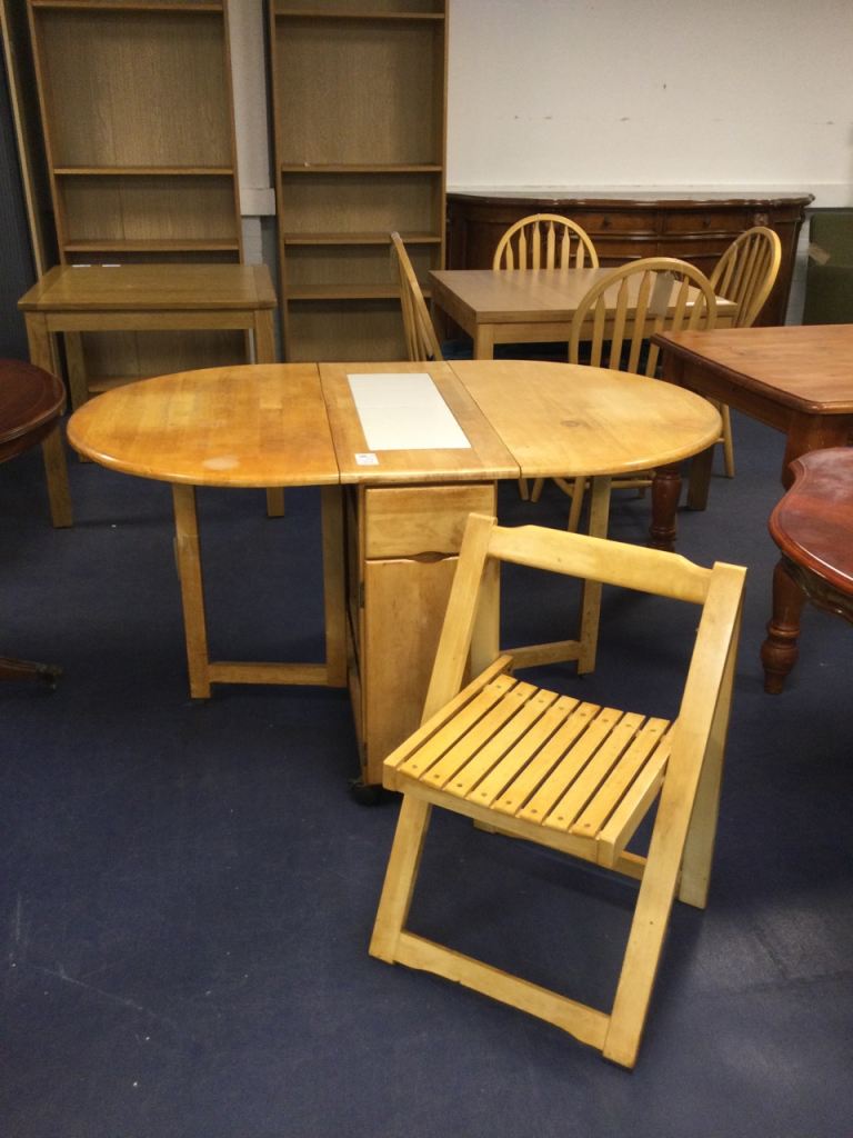 Drop Leaf Table with 4 Folding Chairs Set TCL Reuse 110156