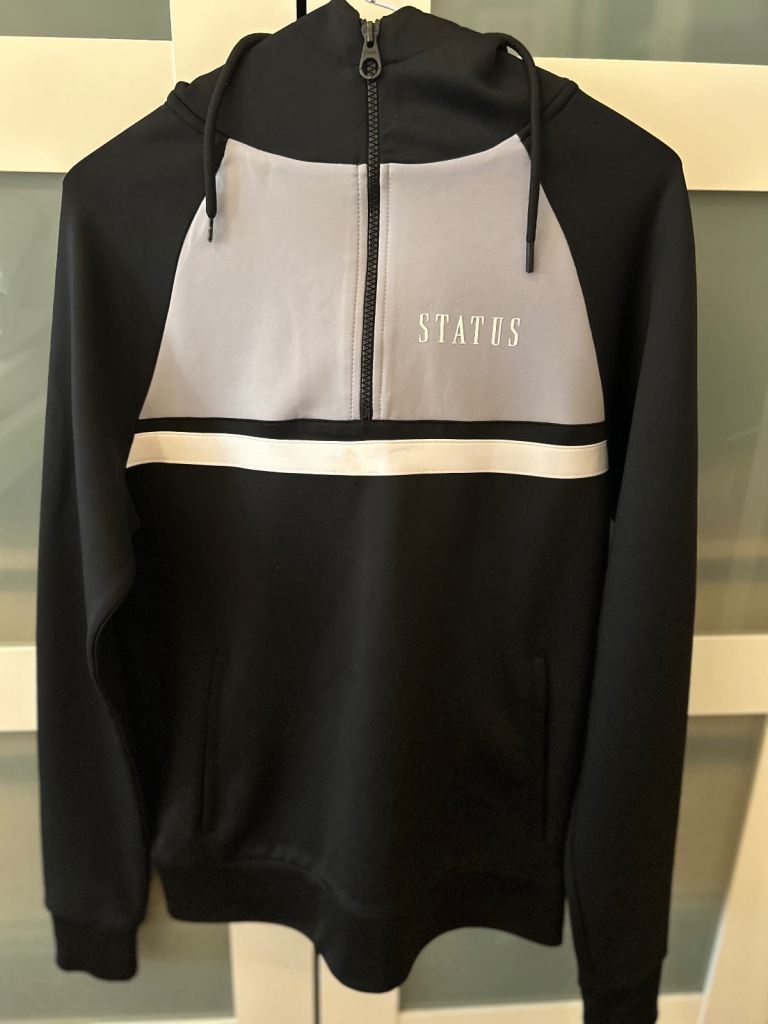 MENS STATUS BLACK HOODIE SIZE X-SMALL