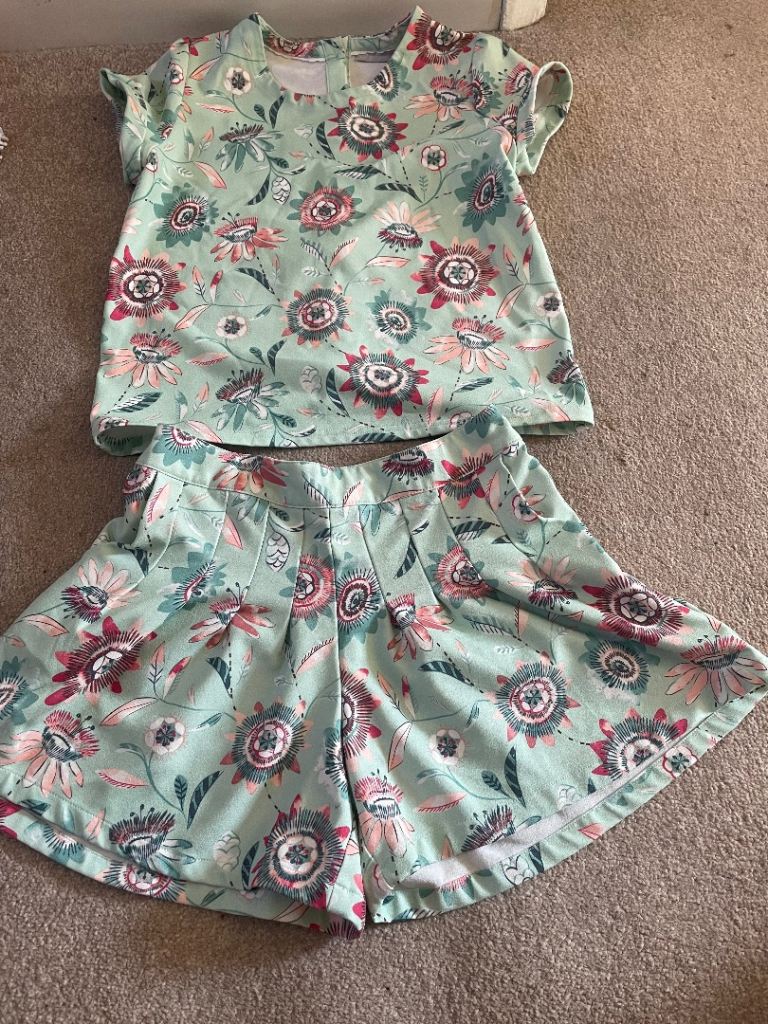 Girls short set age 13
