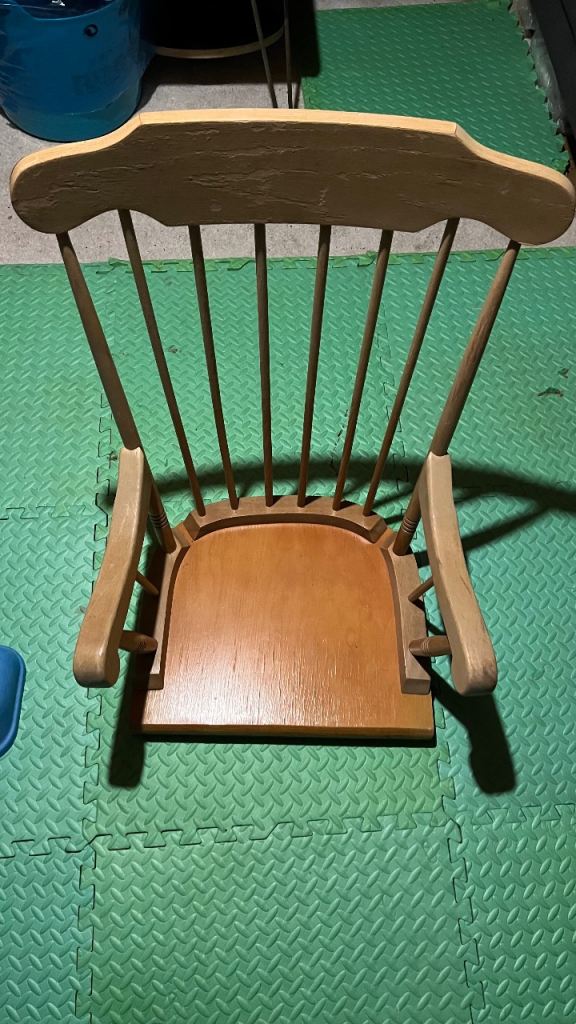 Wooden rocking chair – project/spares (missing rocker base)