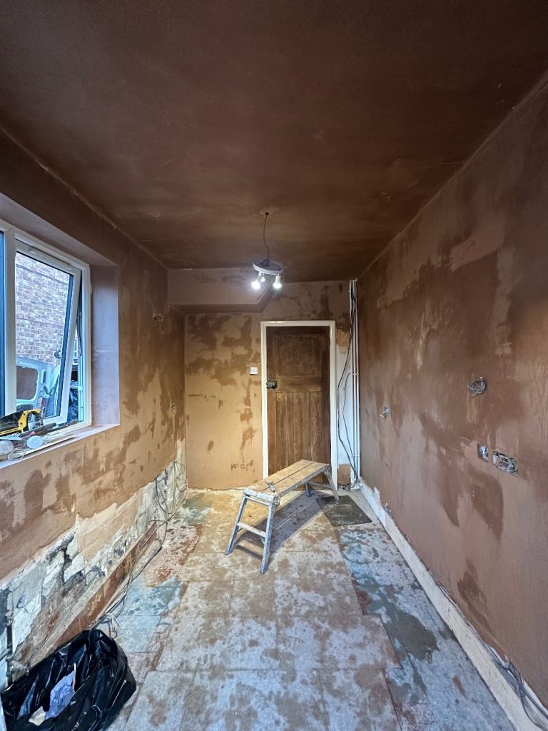 Handy man bricklayer 