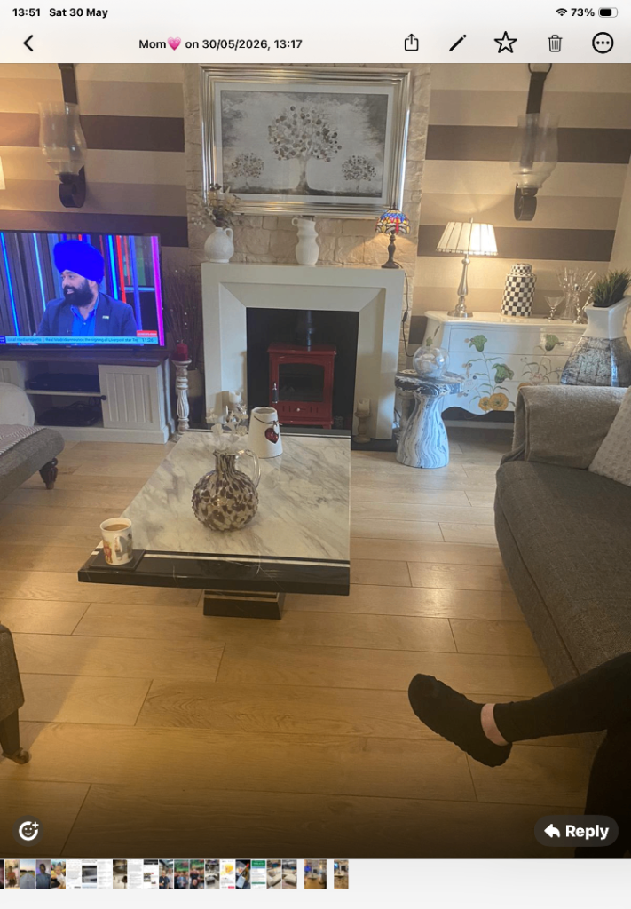 Very good condition marble coffee decorative table for sale original price £320 offers around £160 