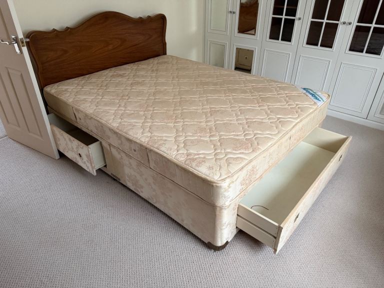 King size bed & mattress / drawers -with premium headboard   Can deliver.