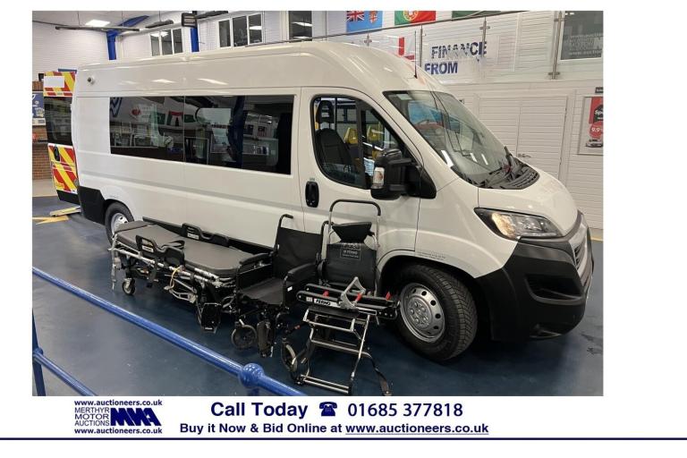 2019 Peugeot Boxer 435 L3H2 2.0 BLUE HDI 130PS LWB 5 SEAT DISABLED ACCESS MINIBUS ------------ Mi...