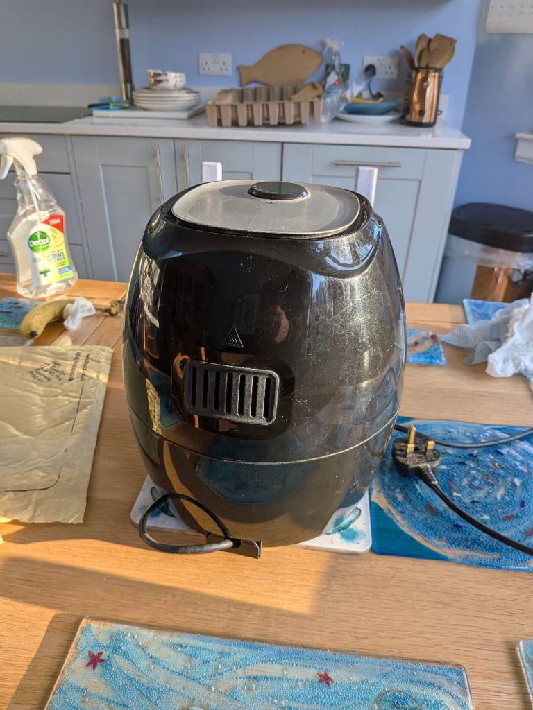 Tower T17005 3.2 Litre air fryer, great condition 