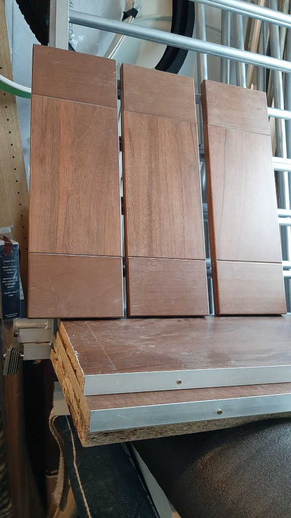 Joblot of 9 Kitchen Doors & Drawers New & Used in very good condition 