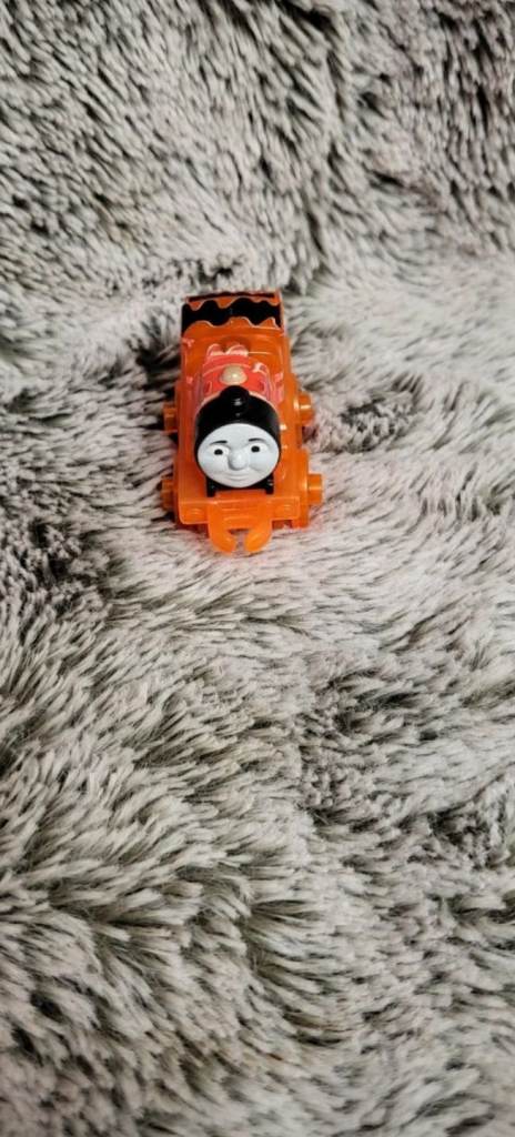 Thomas The Tank Engine Minis Molten James