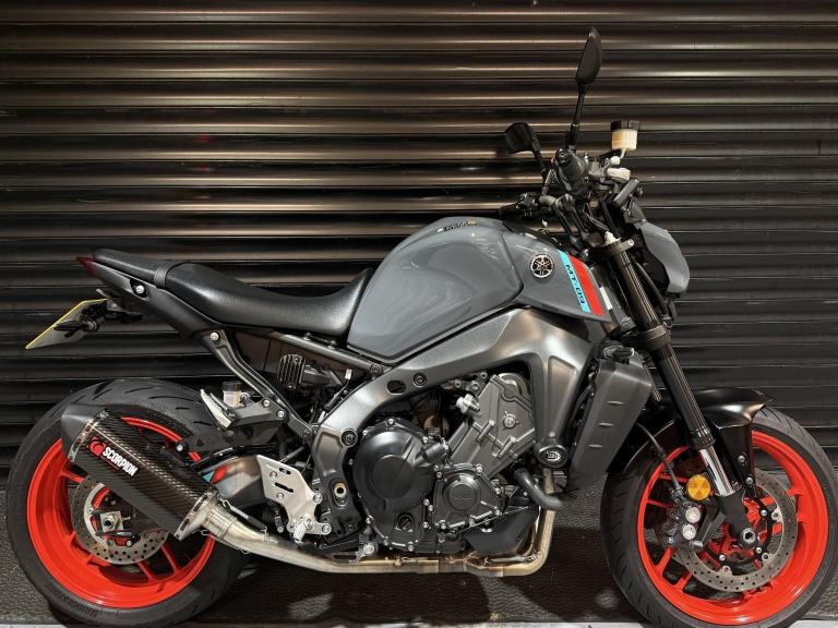 YAMAHA MT-09 SCORPION FULL EXHAUST SYSTEM-FULL DEALER SERVICING 2021 Petrol