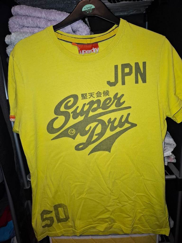 6 Mens superdry t shirts size large 