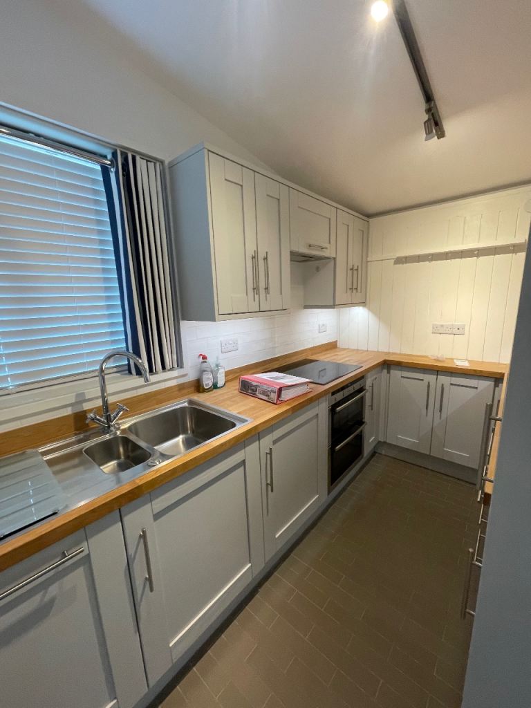 Modern Grey Kitchen Units and Wooden Worktops – Good Condition