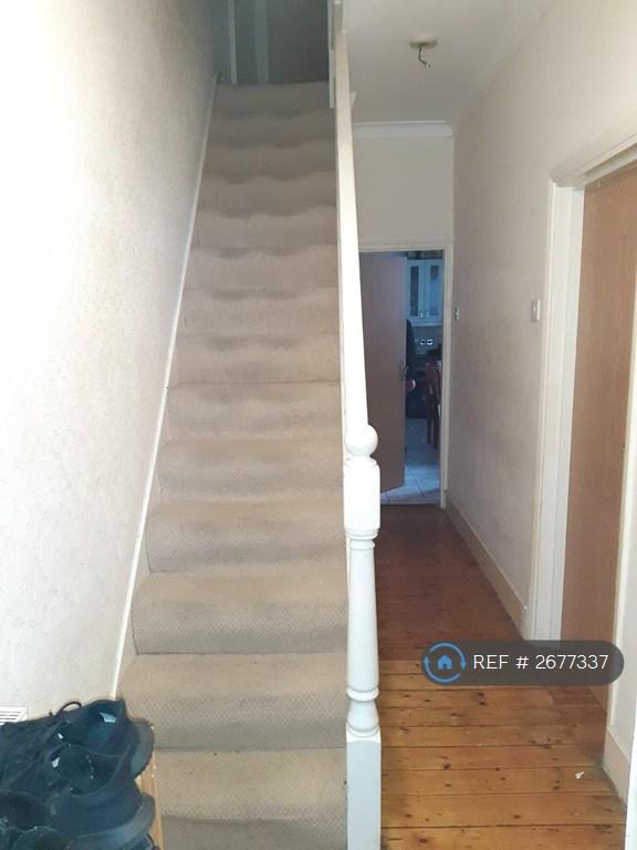 1 bedroom in Edward Road, London, E17 (#2677337)