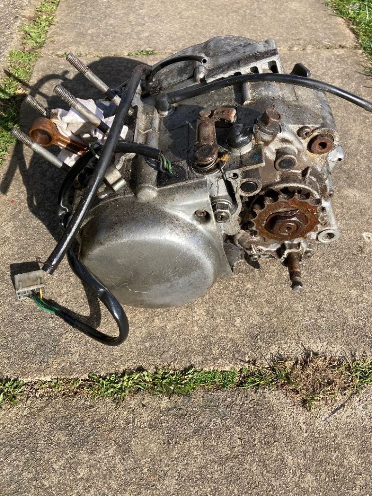 Yamaha Dt 100 engine