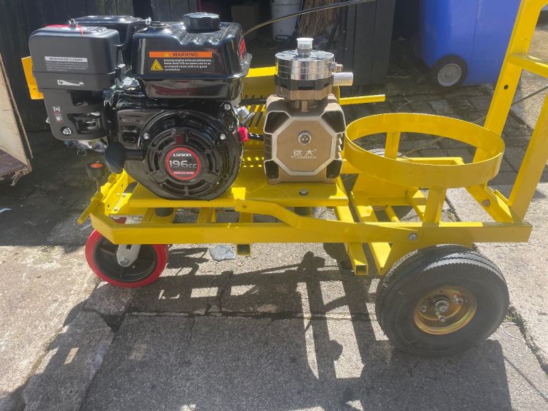  New Paint sprayer can spray all paints oxide,, and thick road markings 