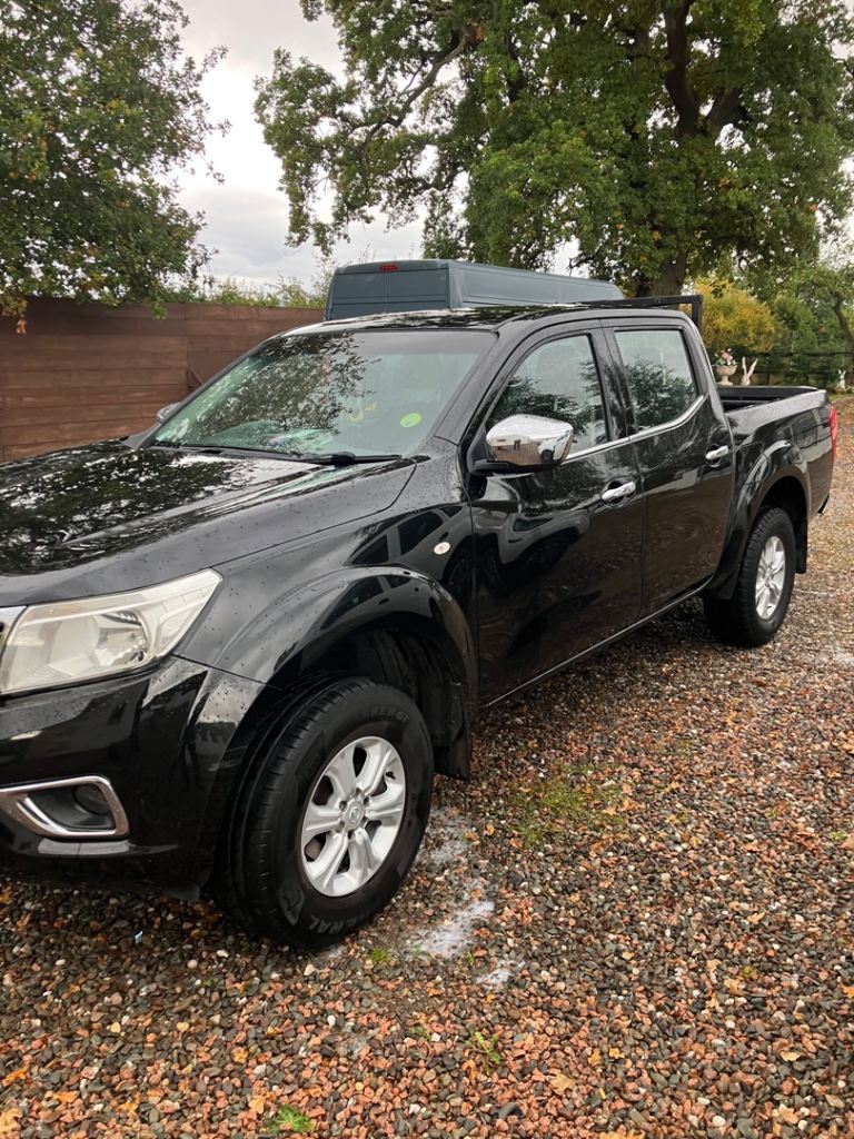 Nissan Navara 4x4 pick up truck diesel no vat