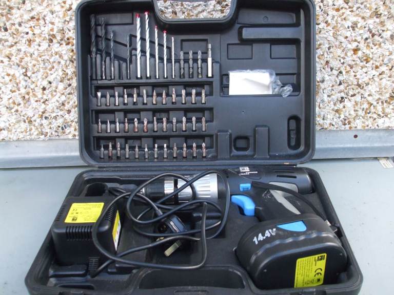 CORDLESS HAMMER DRILL & DRILL SET