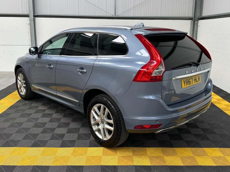 VOLVO XC60 2.0 SE Lux Nav D4 2017