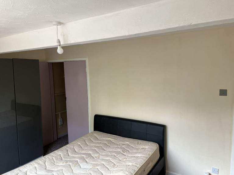 Private room for rent