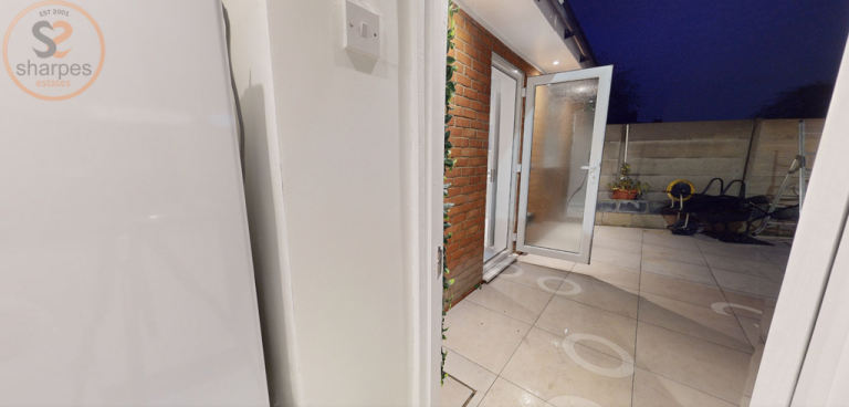 1 bedroom flat in Farewell Place, Mitcham, Surrey