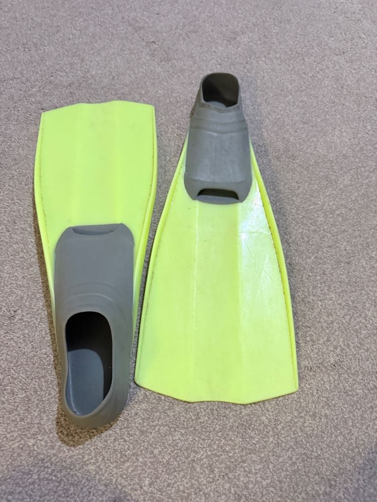 Vintage Dacor 1980s Swimming Diving Flippers Fins Size L (9 - 10)