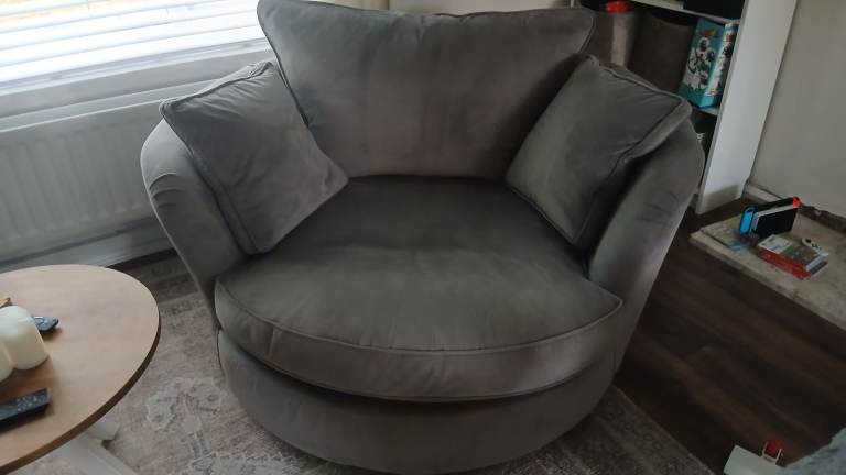 Grey Swivel Armchair – Good Condition