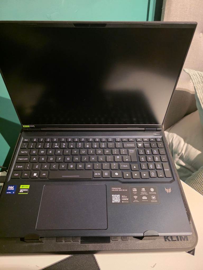 Acer predator 16AI with KLILM Cooler