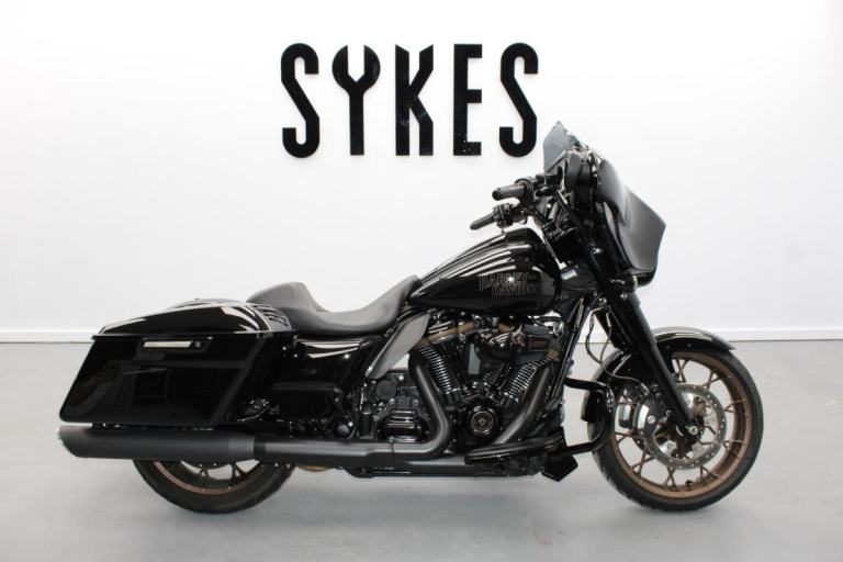 2022 Harley-Davidson FLHXST Street Glide ST 117 in Vivid Black 