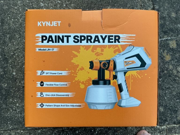Fence paint sprayer