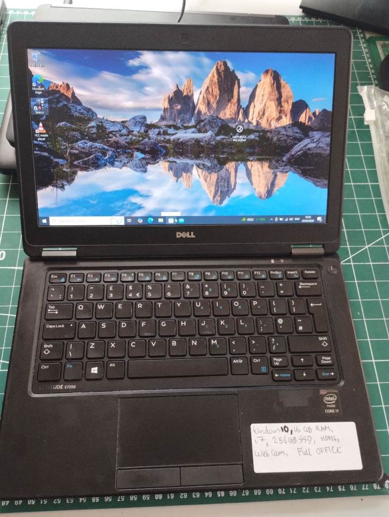 Dell 16GB RAM, i7, Windows 11, FULL MS OFFICE, 256GB SSD, Cam, Backlit Keys, HDMI.