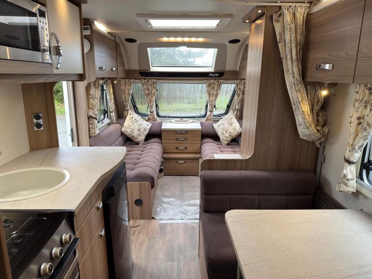 SWIFT ACE COURIER, 6 BERTH CARAVAN, ONE OWNER FULL SERVICE HISTORY