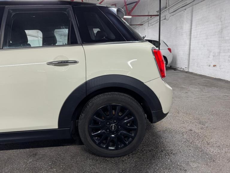 2015 MINI Hatch 1.5 Cooper 5dr HATCHBACK PETROL Manual