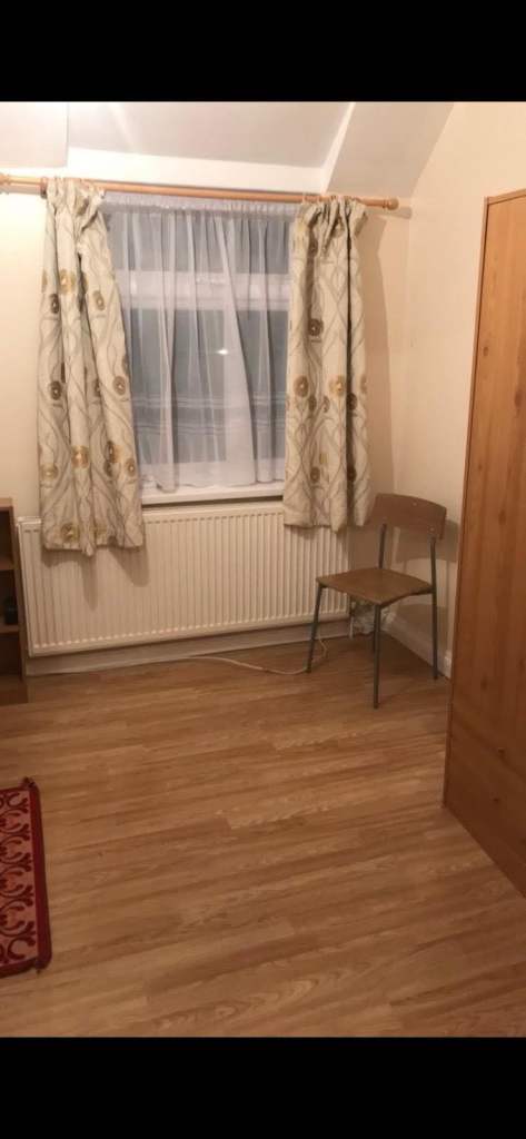 Double room to share in a two bedroom house 