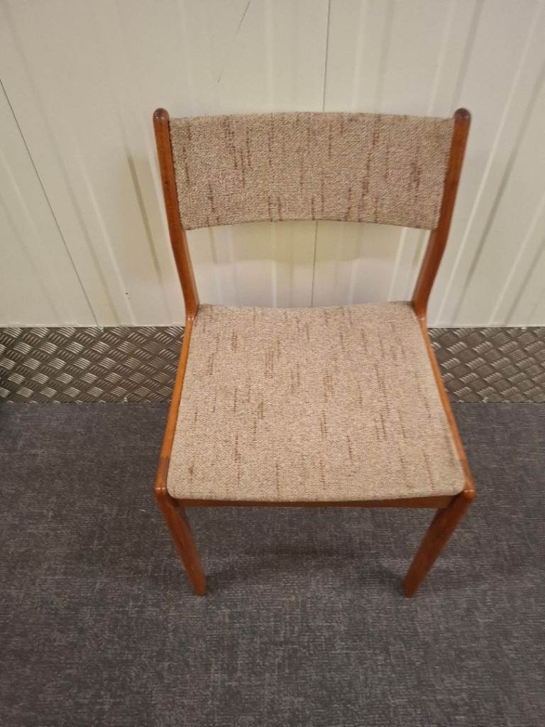 Table and 4 Chairs