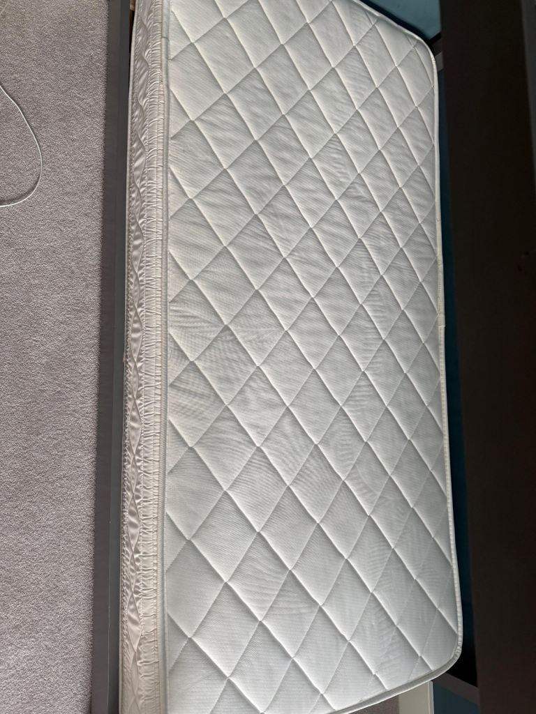 Kids house bed + Mattress (£100)