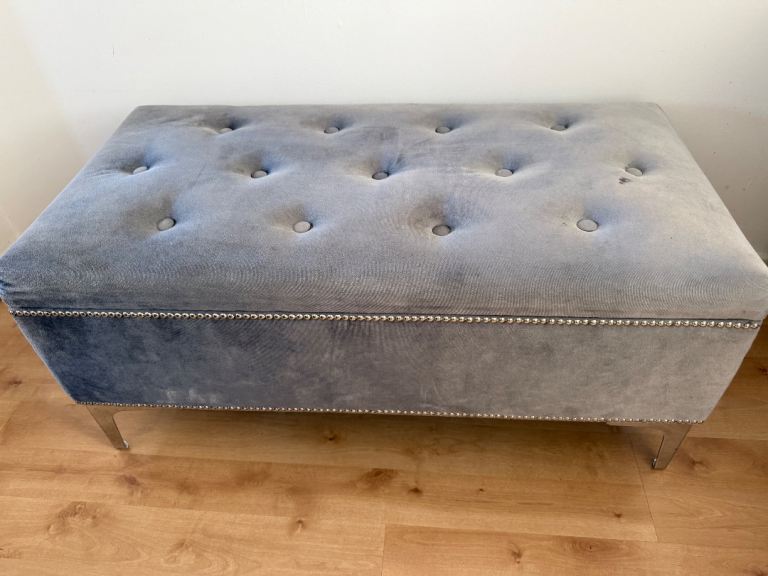 Stylish Grey Velvet Storage Ottoman/Stool