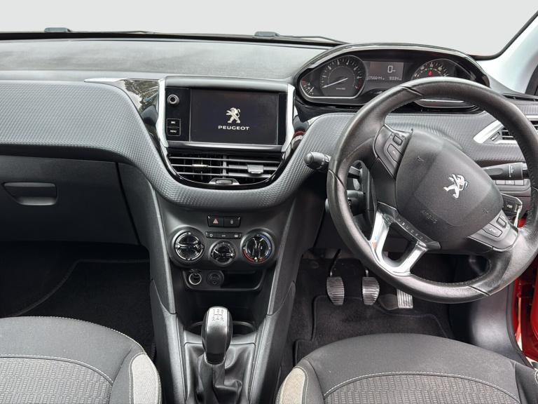 2016 Peugeot 208 1.2 PureTech XS White Hatchback 5dr Petrol Manual Euro 6 (82