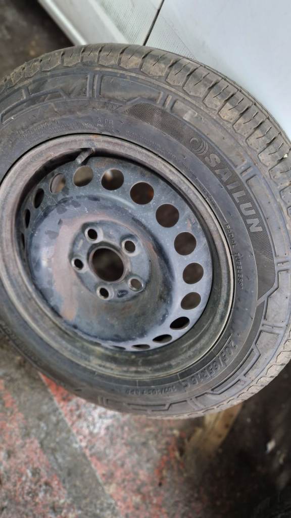 VW TRANSPORTER T5 T6 WHEEL near new Sailun tyre x 1