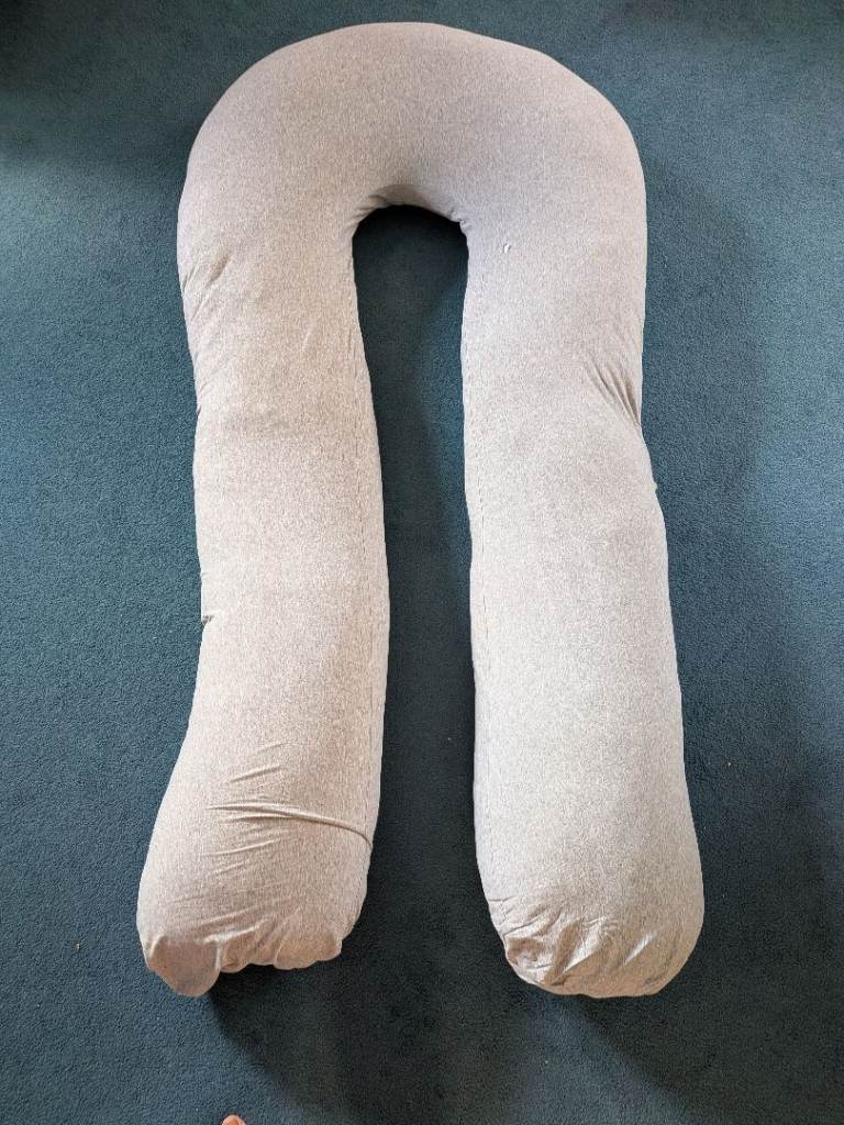 Free "U" shaped pregnancy pillow (2/2)