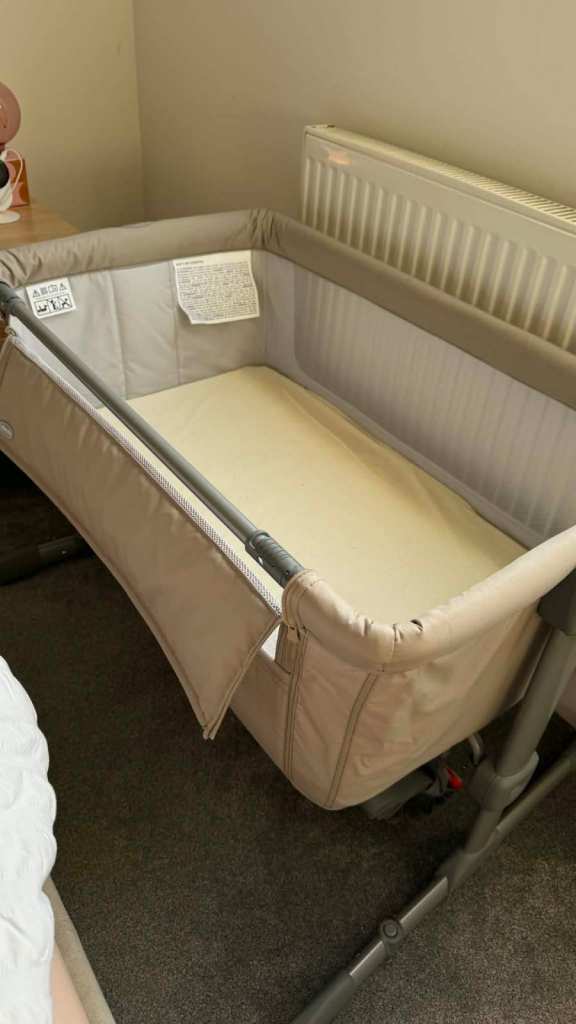 Baby bedside crib Chicco