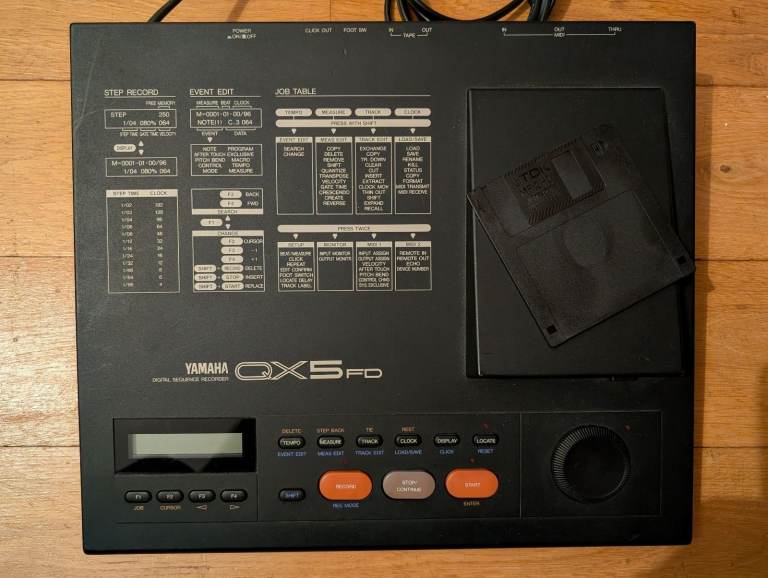 Yamaha QX5FD MIDI Sequencer