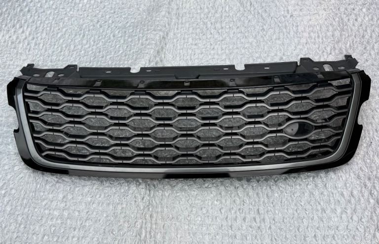 GENUINE RANGE ROVER VELAR L560 17-24 FRONT BUMPER GRILLE IN BLACK J8A2-8200-BE. 